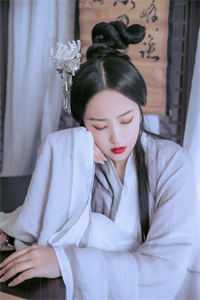 羊水破了，老公的秘书却说我在尿裤子全局